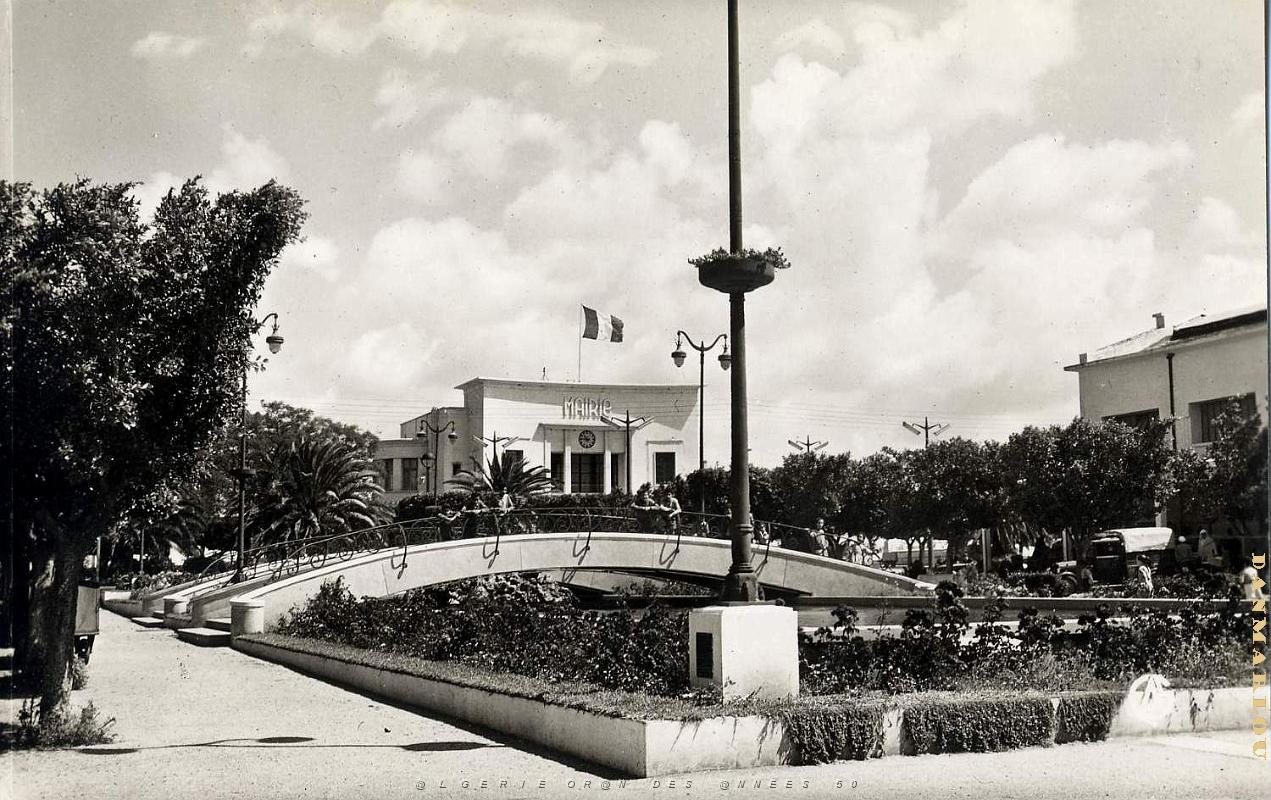 Lourmel 505- Mairie et ponts COLLECTION DES AMIS DE ND DE SANTA CRUZ.jpg
